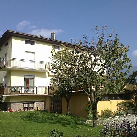 Casa Ferrari Monica Apartment Калчераника ал Лаго Екстериор снимка