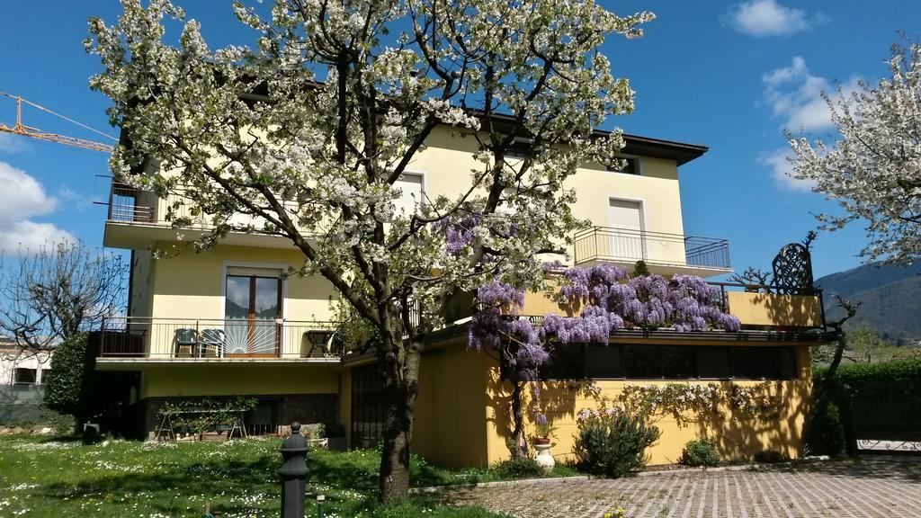 Casa Ferrari Monica Apartment Калчераника ал Лаго Екстериор снимка