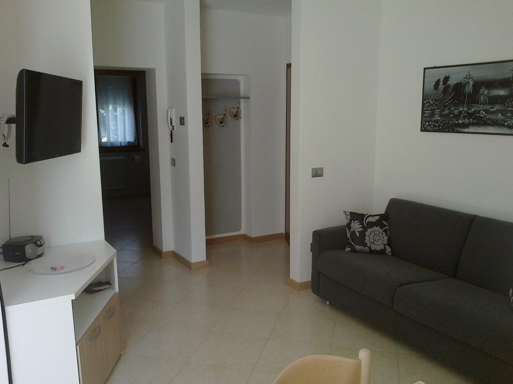 Casa Ferrari Monica Apartment Калчераника ал Лаго Стая снимка