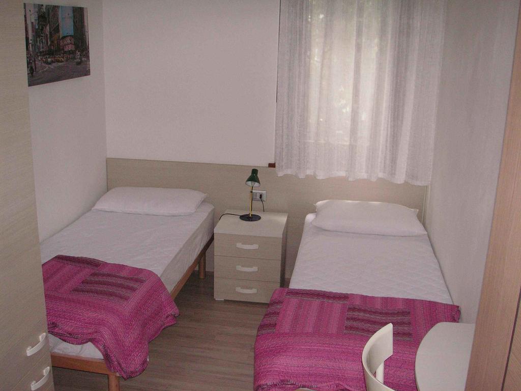 Casa Ferrari Monica Apartment Калчераника ал Лаго Стая снимка